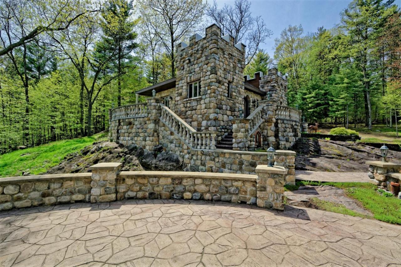 Highlands Castle Overlooking Lake George Plus 2 Other Castles & Suites Bolton Landing Exterior photo